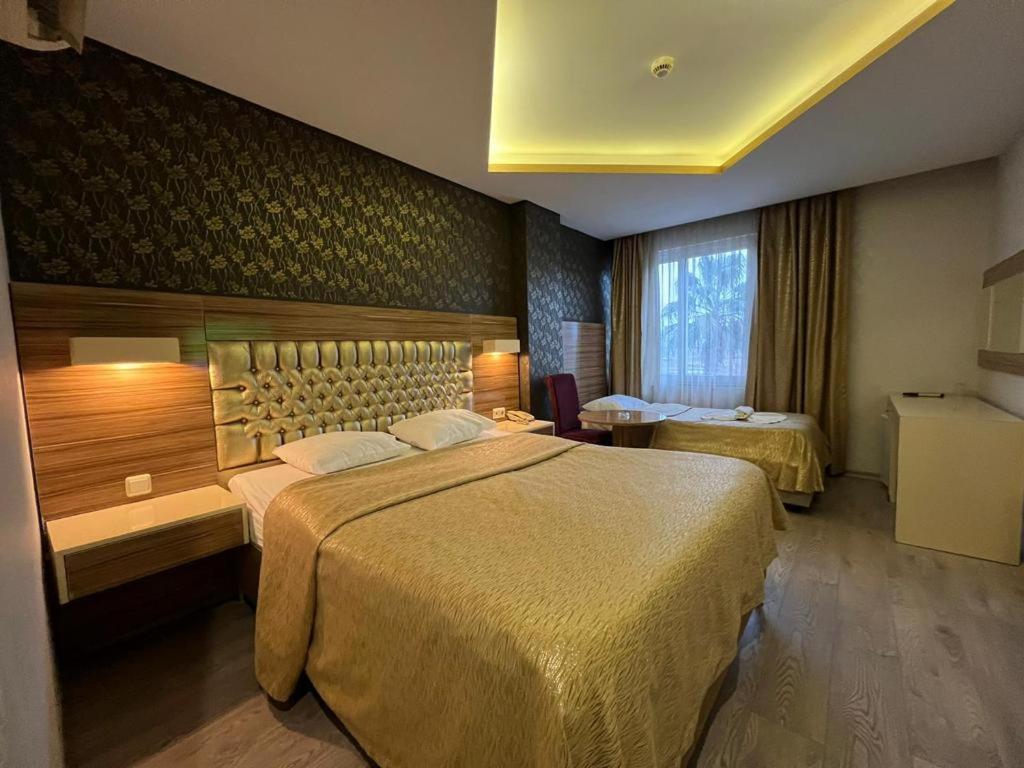 Grand Ezel Hotel Mersin  Exterior photo
