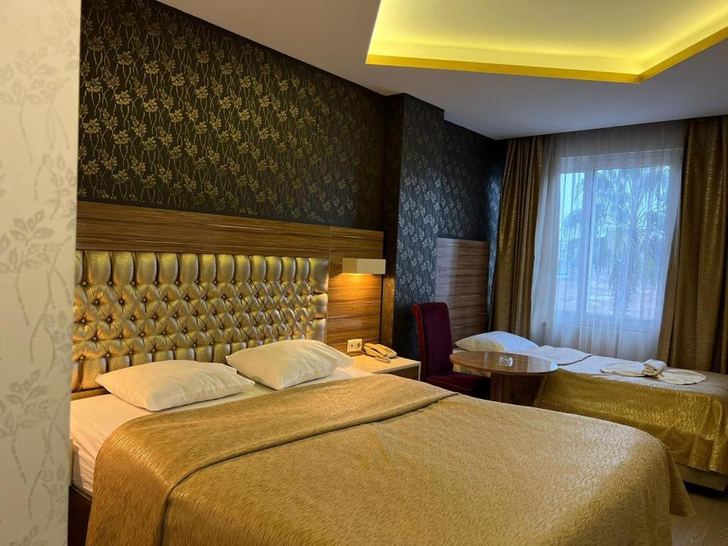Grand Ezel Hotel Mersin  Exterior photo