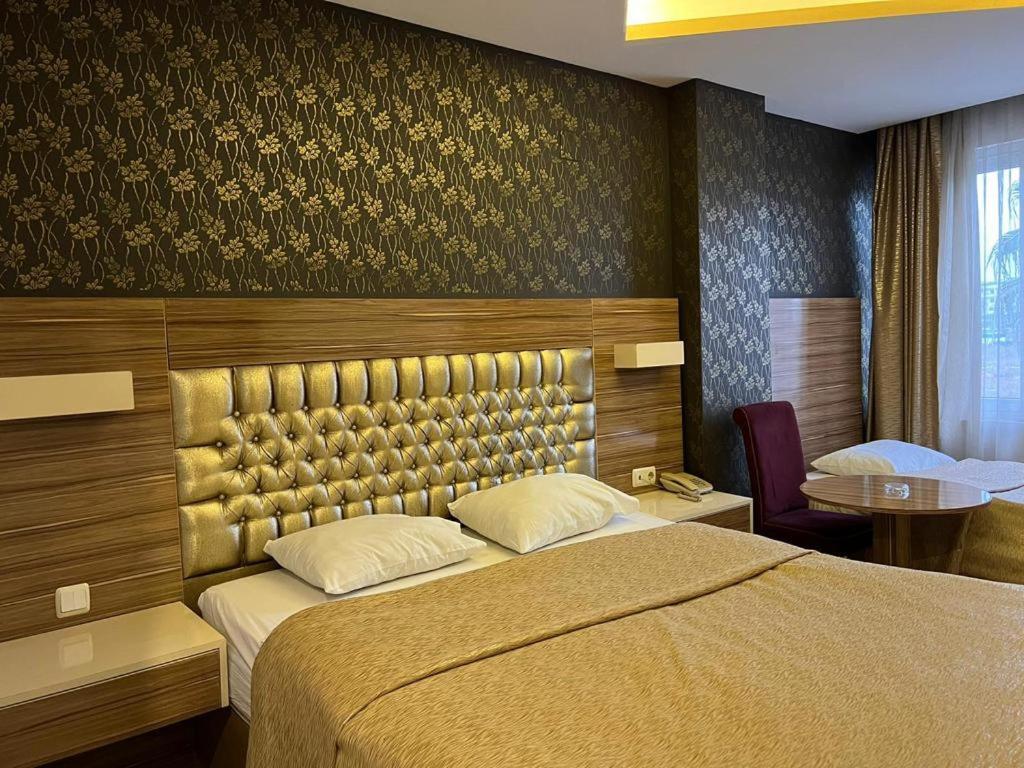 Grand Ezel Hotel Mersin  Exterior photo