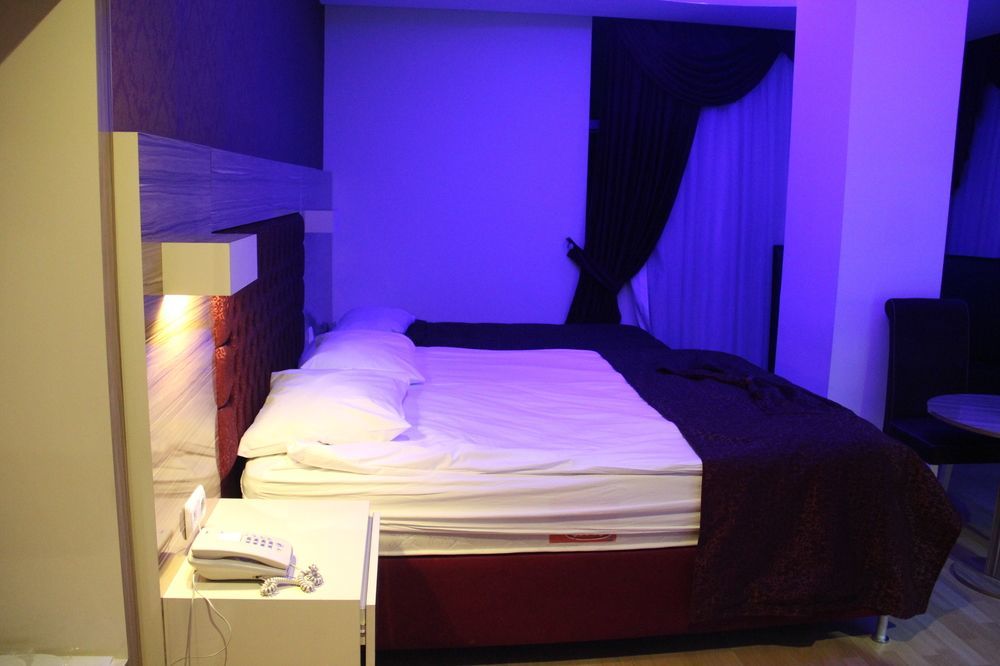 Grand Ezel Hotel Mersin  Exterior photo
